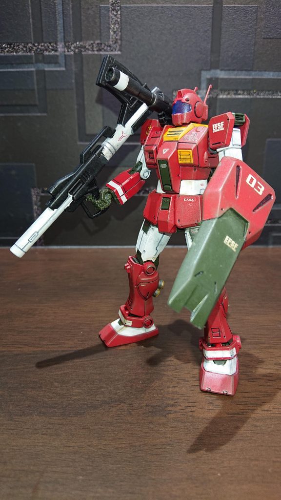 このキット盾が付いてなくて、そこだけ残念だったのですが(ジムキャノンって盾持ってないんでしたっけ?)、別世界の宇宙用ジャハナムさんから拝借してきました。砲兵はこんな盾持たないですかね。でもなかなか良いのでは無いでしょうか。