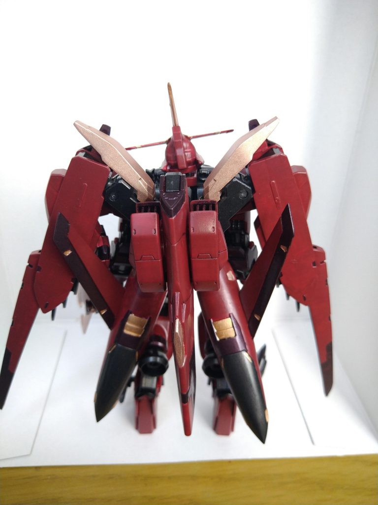 バックパックはこんな感じです…とんでもないスピードが出そうですね。（パイロットも煎餅になる事　間違いなしです…）