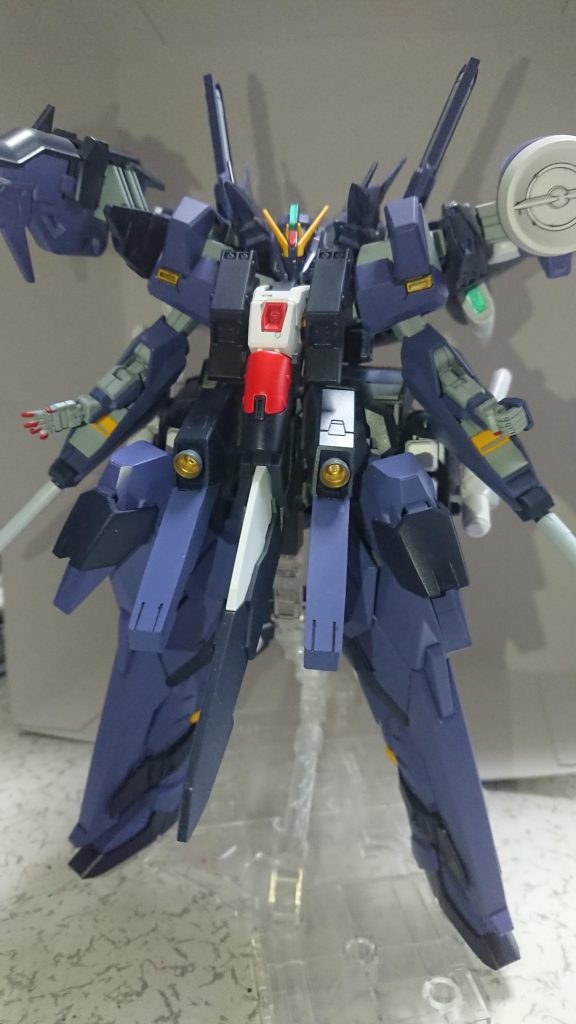 フロントショットフロント、膝、腰、腕部、脚に追加ユニットを作りました。追加ユニットは磁石で固定してます。ライトニングブースター2、Ex-s、ハイゼンスレイの余りパーツで作りました。