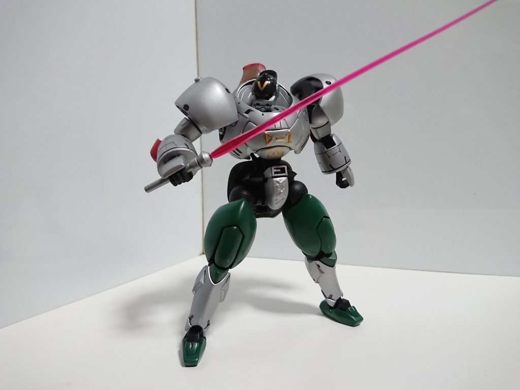 ガンプラらしいさも出すためマイクはサーベル刃を付けれる用にしてます。マイクなウェーブの円錐形みたいな棒とボールデンの軸を使ってます。