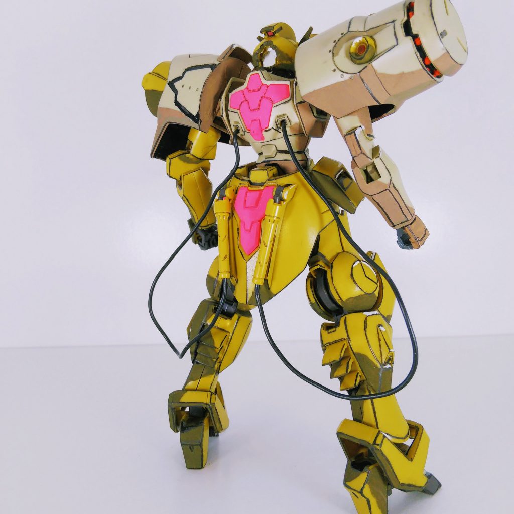 背面のチューブは塗装していません。