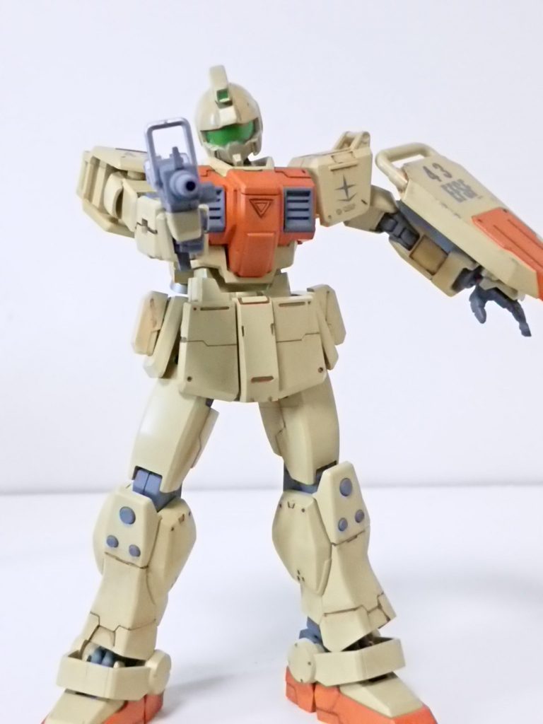 陸戦型ジムの主武装収弾性に乏しいものの、安価かつ威力はザクなどの超硬スチール合金を貫通するには十分なものである。