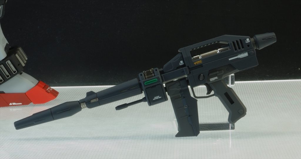 ビームライフルはサイトレンズ(?)を外しただけです。もちろん取り付けることもできます。