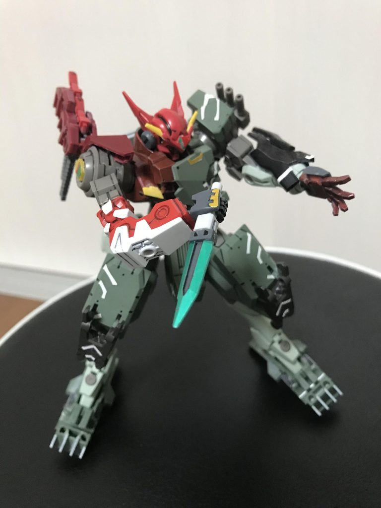 ナイフなど様々、特にナイフはプログレッシブナイフ感があって映えますね。