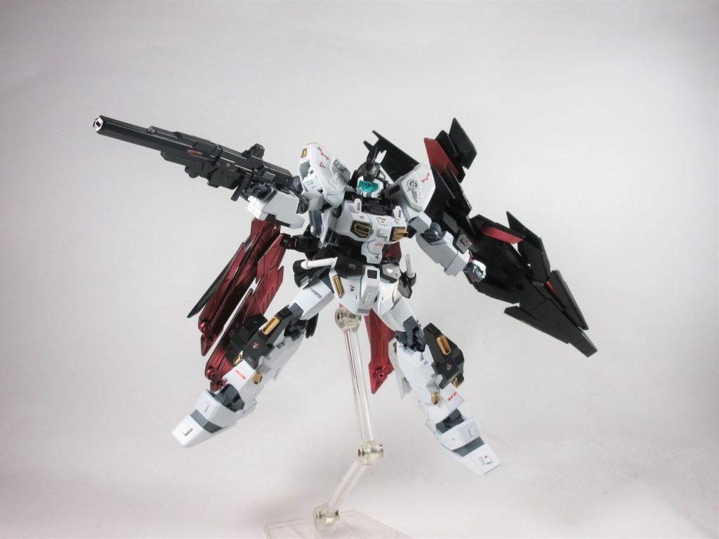 武装強化バレルビームライフル本機専用として開発されたビームライフル増加されたバレルによって威力が強化されており、当時の戦艦の主砲クラスと比べても遜色がない他照射時間も長い為貫通力も非常に高い。