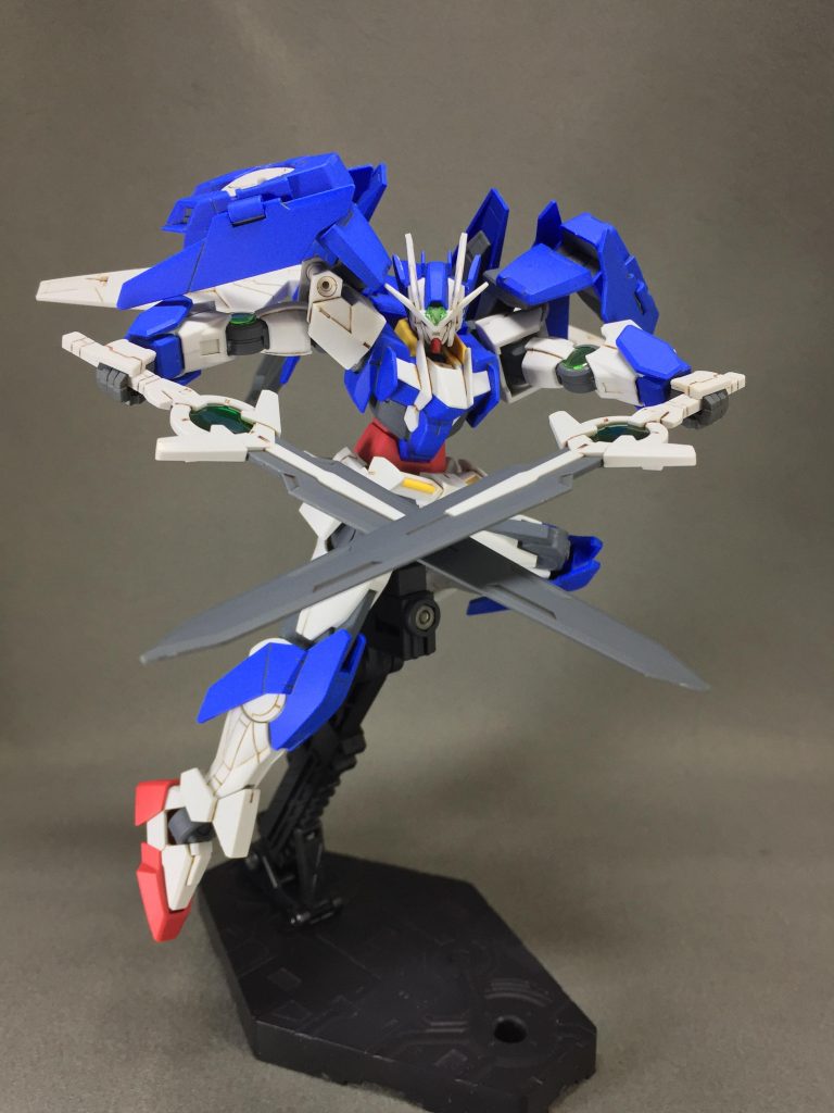 ノーマルダブルオーと比べてドライブがすっきりしていて、カッコいいですね。でもセットの方を買えば設定通りのクリアパーツが付いてたのを知らずに、別々に購入しました…