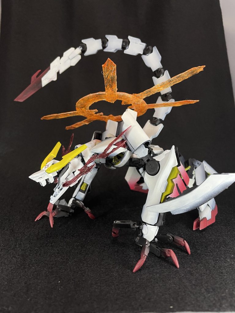 解放形態ビーム兵器を応用した光輪が背部に出現し、超高速戦闘を可能となる。両腕部と両脚部の放熱フィンが展開する。