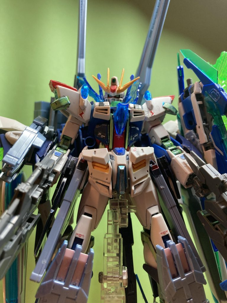 基本的な部分はストライクを使用しているため稼働性と火力を両立することができる