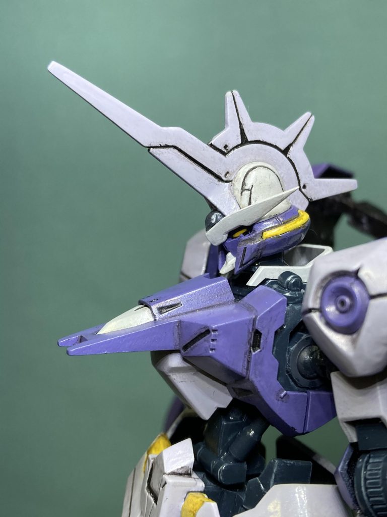 地味に額の5角形をプラ板で作って増大させたり。