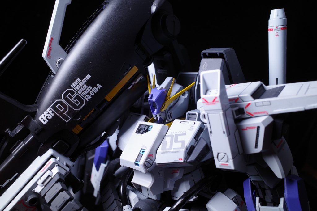 バストアップ。メガビームカノンのデカールは一部無し(破れてしまった為…(泣)