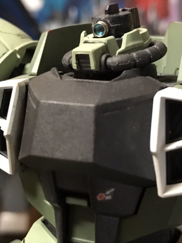 以前一般兵仕様の塗装が剥げてしまったので上から塗装しました。