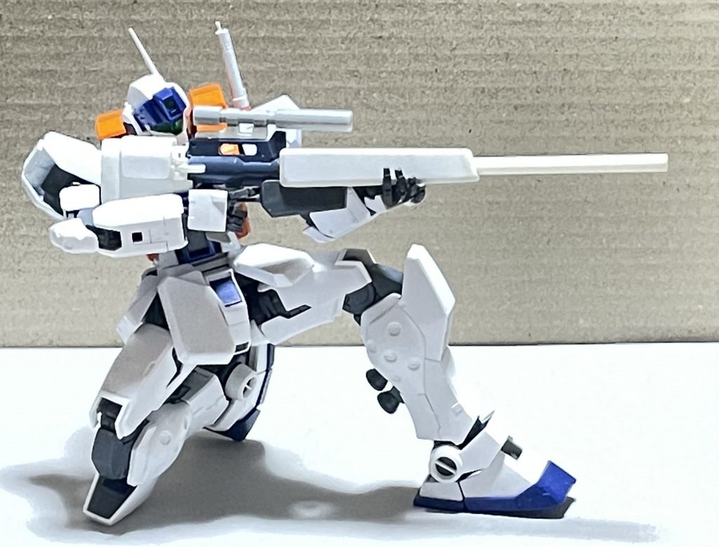 ライフルもちゃんと構えられます。