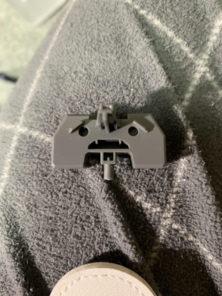 困った顔したバックパックパーツ