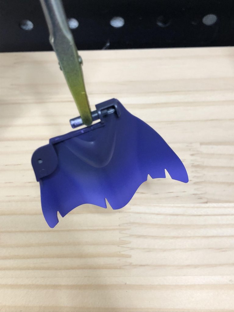 マントはグラデーションをつけて塗り直しました。ただしアングル的にあまり目立ちません。