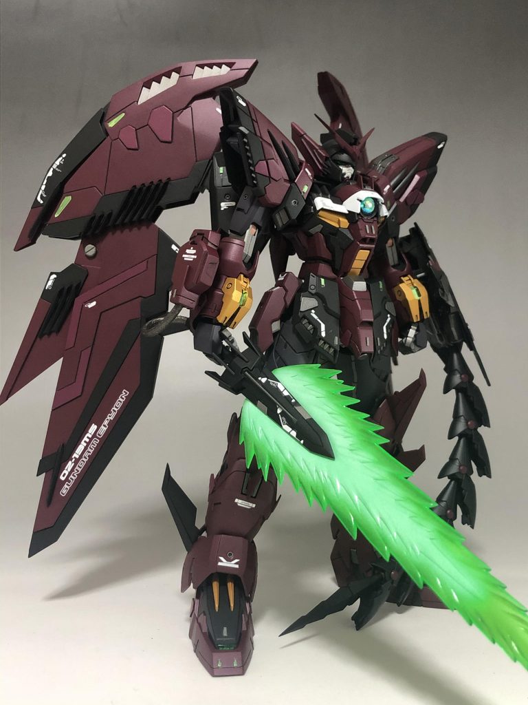 今回エピオン制作でこだわったのは色調でよりラスボス感を強くするために全体的に暗めに調色しました。