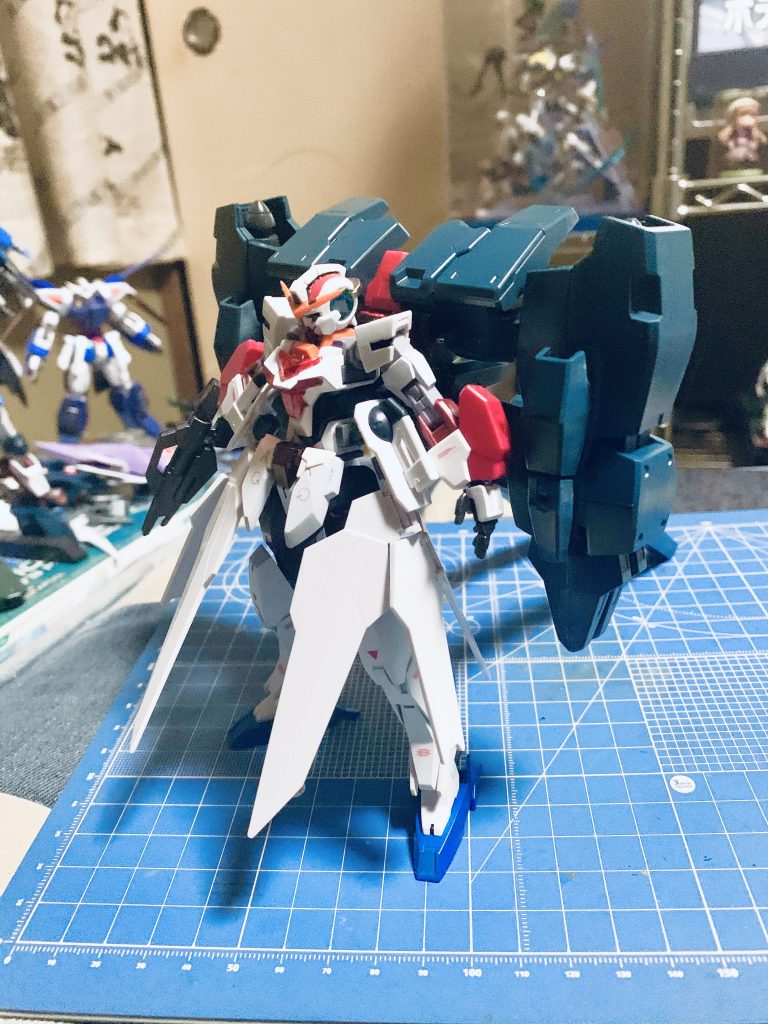 制作途中のもの。いつも大体の全体像を頭の中で作ってから作り出すので、カラーリング以外はほとんど完成品と変化はないかもです。