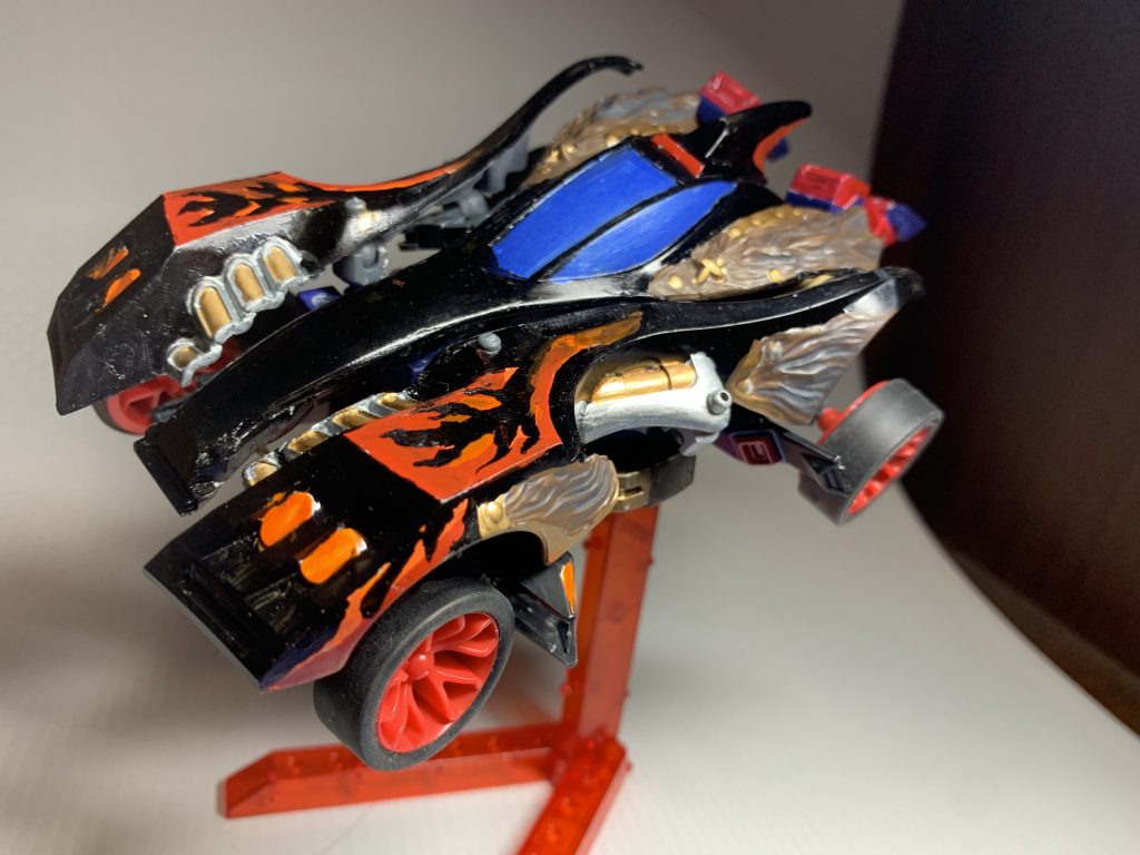 いつものことながら変形しますが走りません。