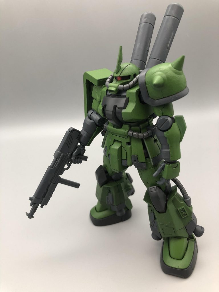 デラーズ・フリート終結後も茨の園を警備し続けている親衛隊機で、未帰還の同胞をいつまでも茨の園で待ち続けているという設定です。