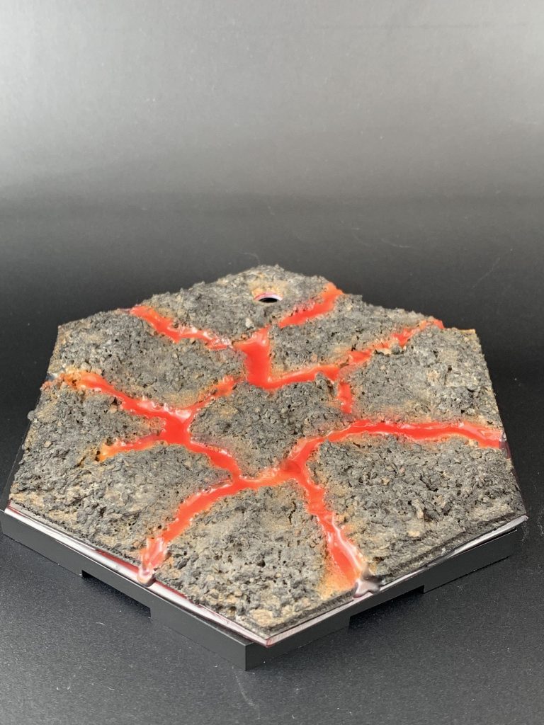 オレンジが乾燥したら赤系を塗って完成♪もう少し黒い赤とか入れても良いかも?今後の課題ですね♪