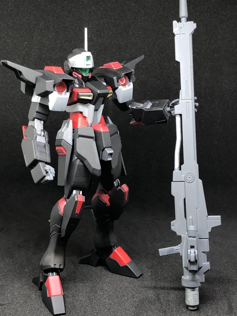 ライトニングガンダムから腕部、ウィンダムから胸部と足、ディスティニーガンダムから腰部と脚部、頭部にジムスナイパーカスタム