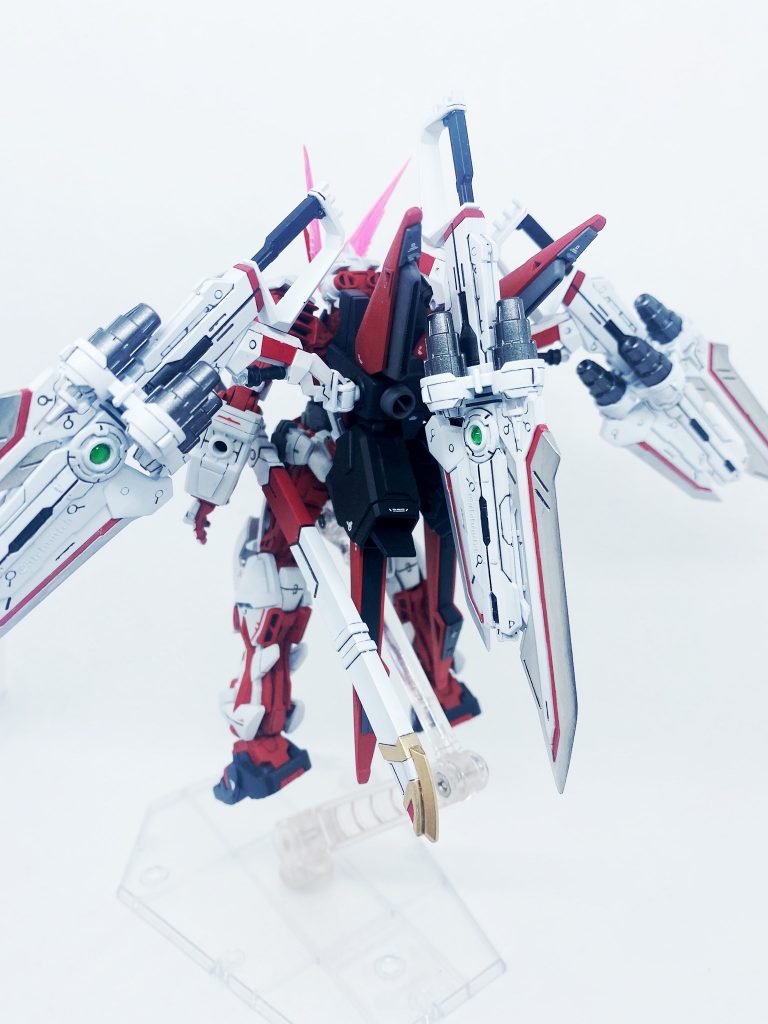 バックパックや腰アーマー裏打ち追加。カレトヴルッフの緑のクリアパーツはレジンにて作成