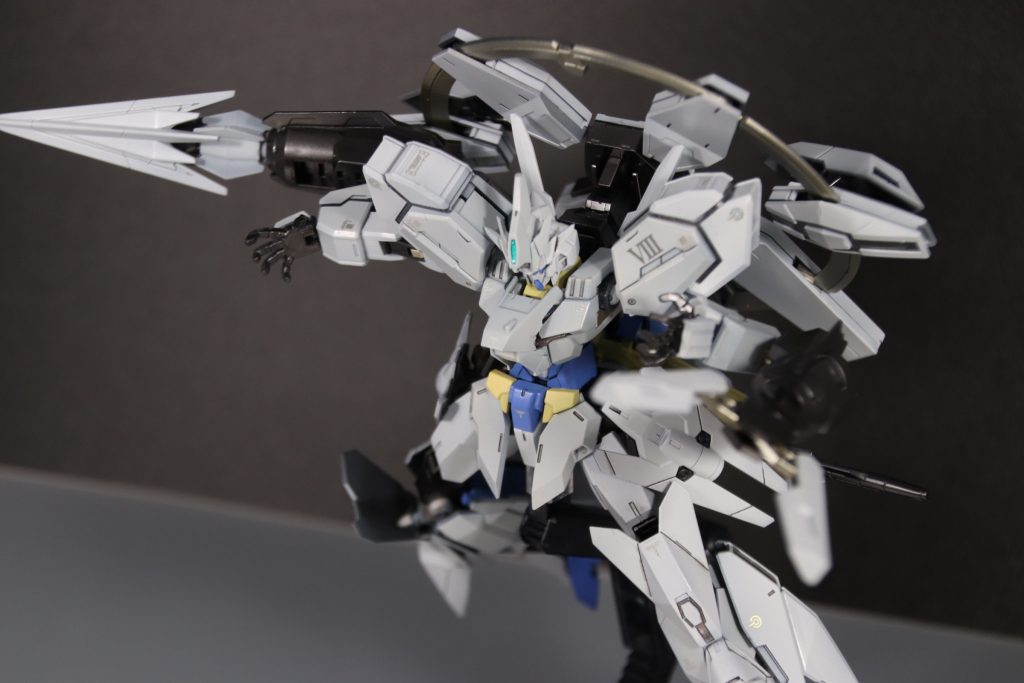 肩には8番目を意味するⅧをジンクスのデカールからを貼っています