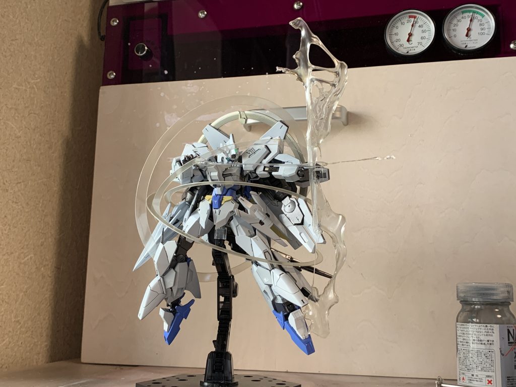 エフェクトパーツ塗装前プラ板をライターで炙って伸ばして作りました