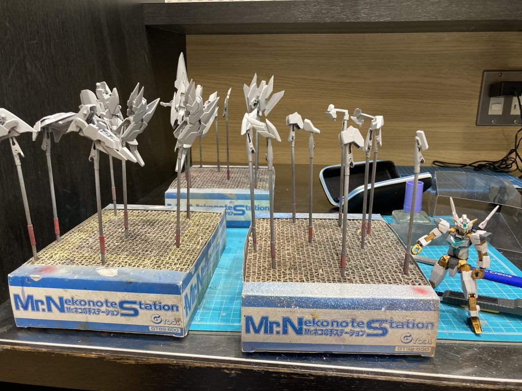 コアガンダムもアーマーも色のイメージはアストレイゴールドフレーム