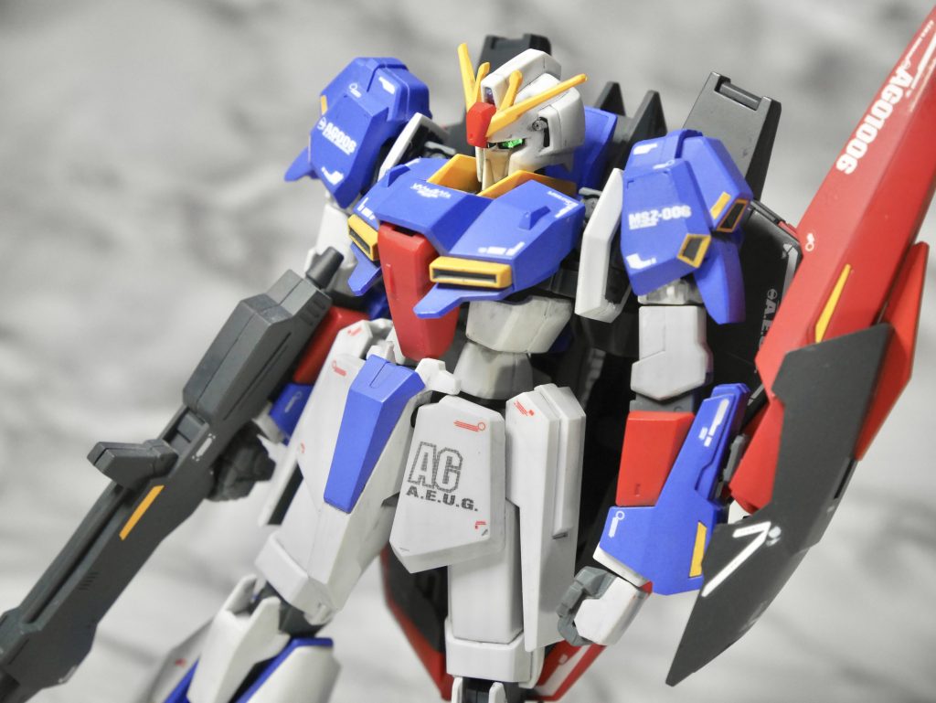 肩甲骨の関節がもげそうなのでポージングは控えめで、、、