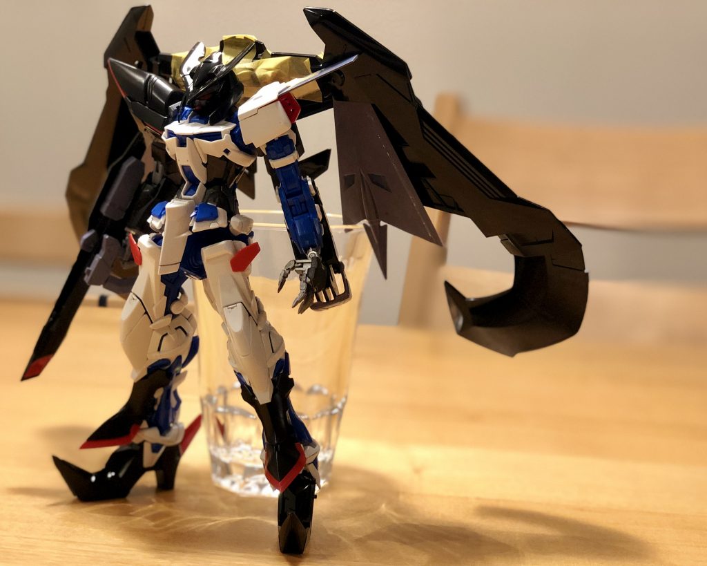 初期案。MGブルーフレームを主体に旧1/100天から各部記号を流用。右腕はMGブリッツから設定よろしく持ってきています。