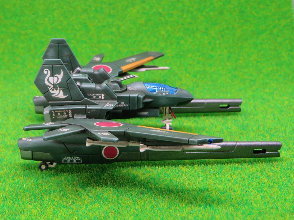 後脚はHGUCガンダムに付属のコア・ファイターのもの