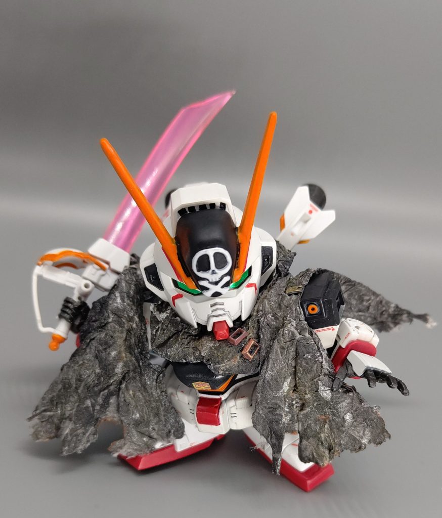 代名詞ともいえるABCマントですティッシュペーパーを塗料に浸けて乾燥させたものを艶消しトップコートで固め、適当に破ってからウェザリングセットとぼかしマーカーで汚してそれっぽくしました