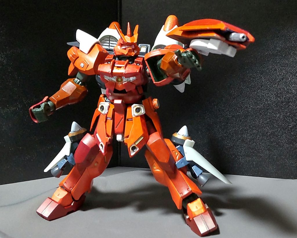 シールド機関銃シールド先端にある銃口から発射する実弾兵装。基本は牽制用だが、これでも相手を撃ち抜く事は出来るくらいの威力はある。