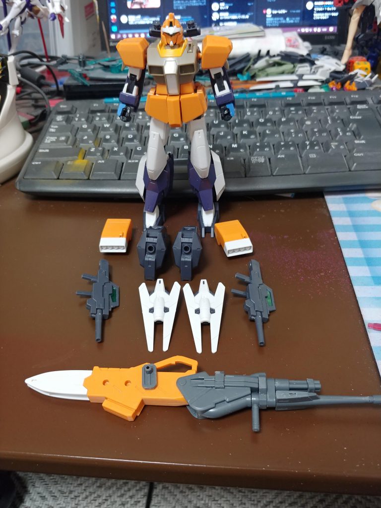 塗装前のスタティックディスプレイです。この状態だとベースキットがわかりやすいですね。・ジムⅢビームマスター・ジュピターアーマー・アースアーマー・ウラヌスアーマー・トライAGEマグナム・コアガンダム・ケルディムガンダム(のGNサブマシンガン)ちょっと贅沢な構成です。