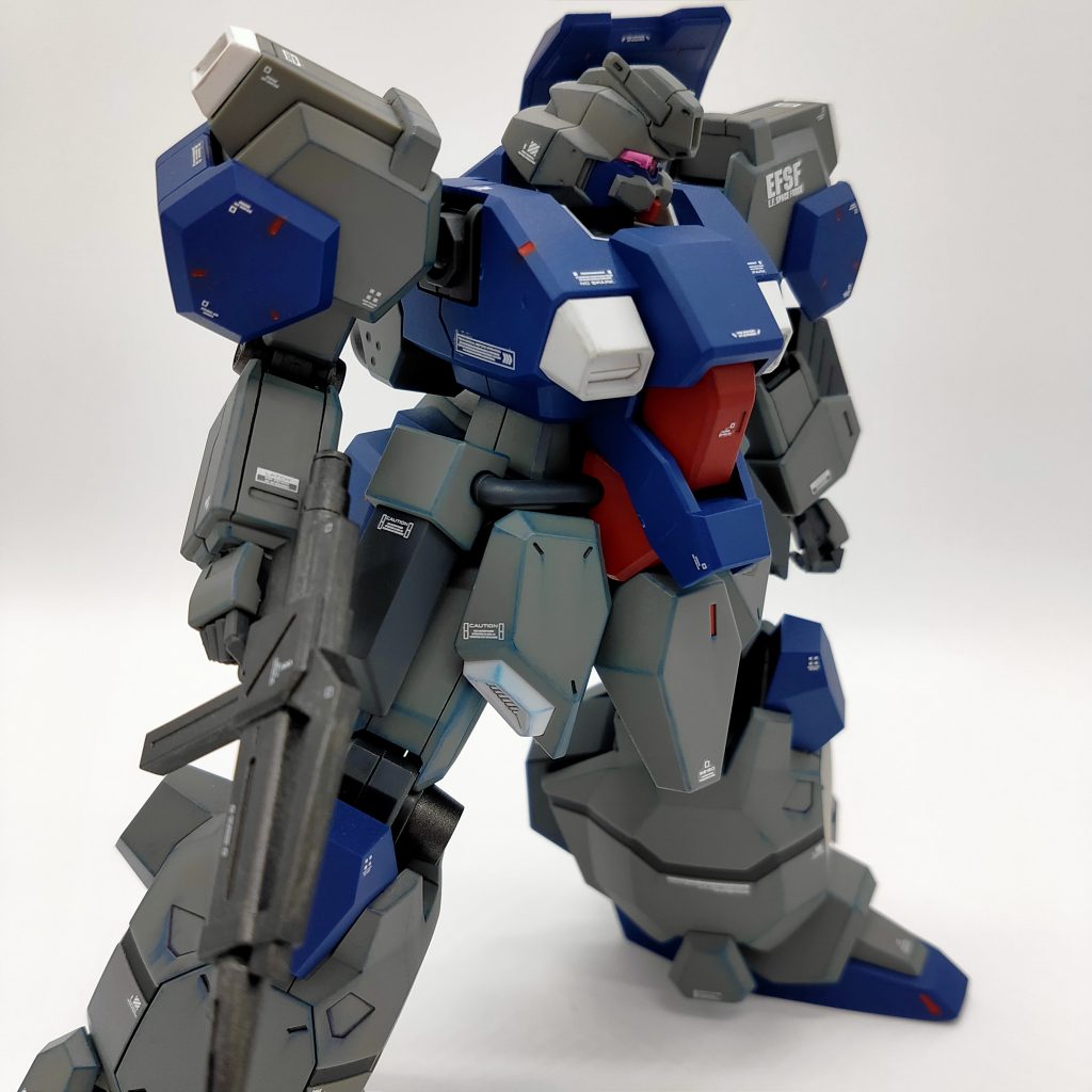 作業工程は部分塗装→スミ入れ→デカール貼り→つや消しトップコート→リアルタッチマーカーを使ったウェザリングとなっております。