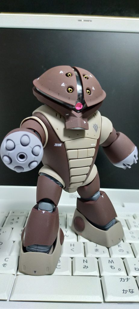 あまりにもプリティなので、ジュアッグと並べて飾ってます。気が向いたら体育座りも作りたいな。 