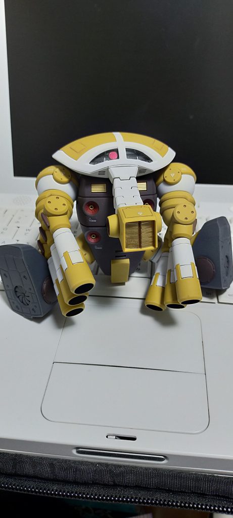 この可愛さで連邦兵を油断させておいてロケット砲をブチ込むという設定なのか?ジオン公国に栄光あれ。