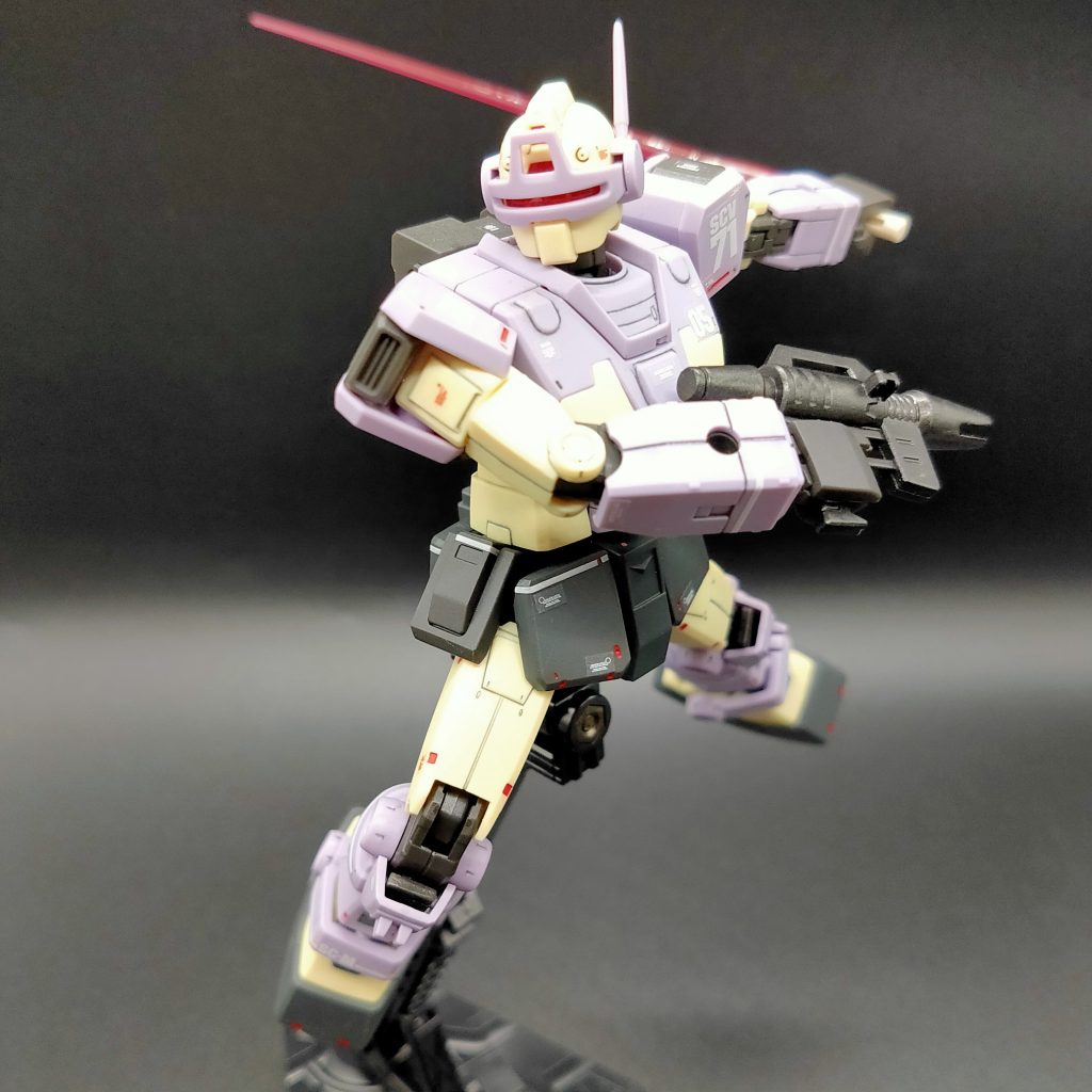 個人的には忍者的な印象があるのでビームサーベルの逆手持ちが似合う気がします。