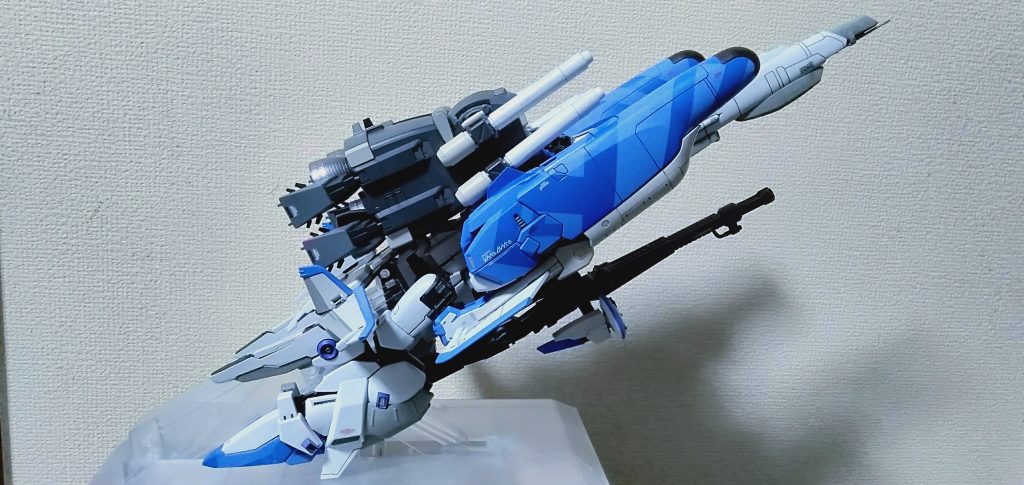 オマケ可変モビルスーツなので儀式としてGクルーザーモードも追加しておきます有に30㌢位あるんじゃ…変形させるのに30分程かかりました…