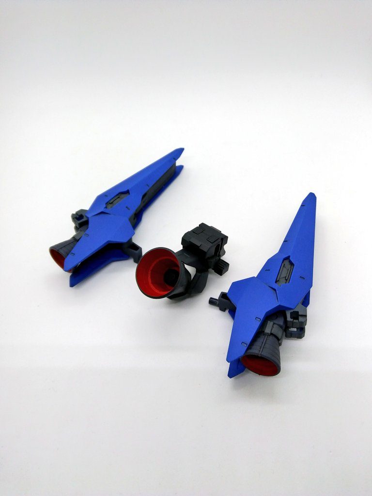 今回はビルドモデルなので、大袈裟な位ブースターを大きくしました。