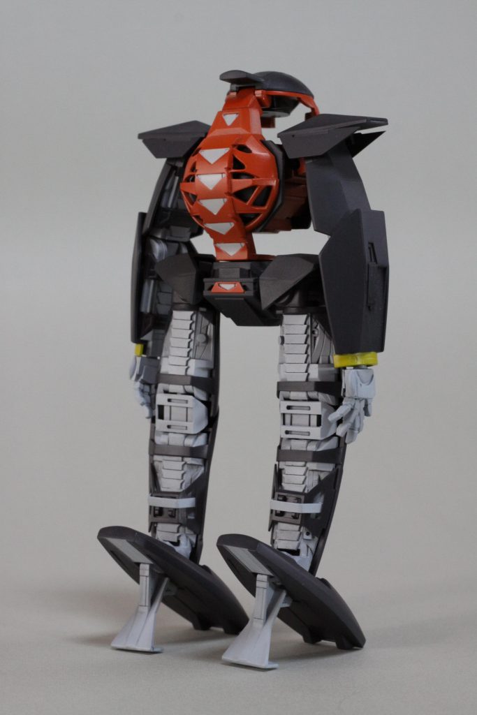 肩が大きい気がしたので、小さく作り直しました。