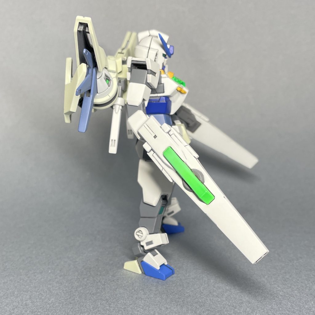 GNアーチャーのライフル装備　横から　GNアーチャーのライフルのセンサーの緑の部分の塗装がたれてしまったので、グラデーションをかけて目立たなくすることにしました。