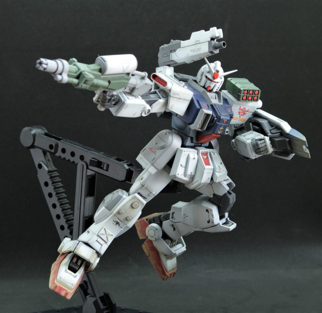 訓練やパトロール用という設定で作ったため、全体のウェザリングは基本土埃のみで戦闘の痕跡はありません。装甲の消耗が少ないことを表すためマーキングデカールも多めに貼ってあります。