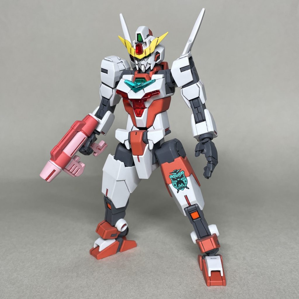 素体のみ　前ヒナタ用の機体ということで、武器をピンクに塗ってもいいんじゃないかと思い、ビームスプレーガンがこんな色になりました。