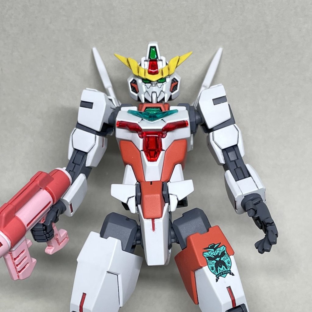 頭部アップ額と胸部のクリアパーツは、コアガンダム2ティターンズカラーのクリアレッドのものを用いました。