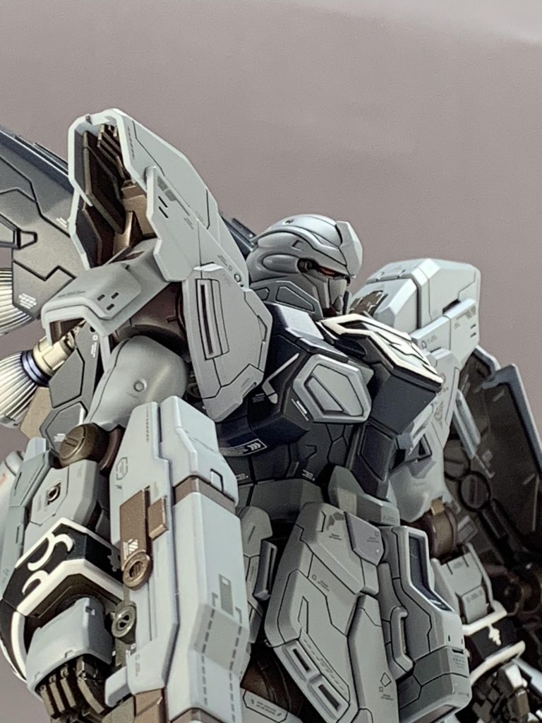 画質が悪くて済みません。上半身アップです。