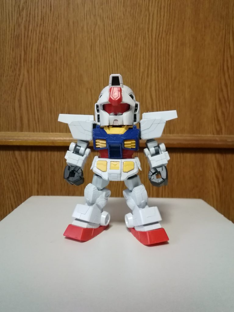 基本的な形状はあまり変えず、ジムカスタムにする上で足りないパーツを作り足して行きました。