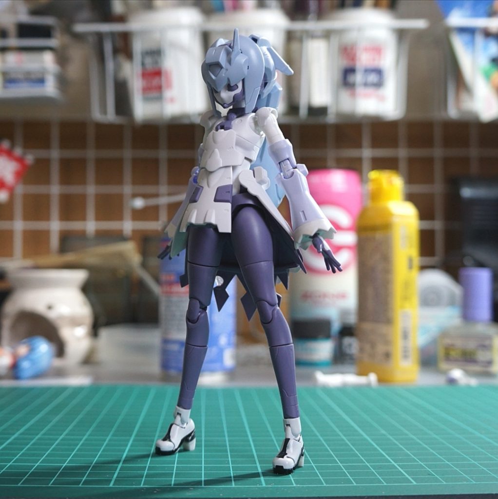 本体はほとんどサラです。腕はギャン子から、足はFAGのマテリアを使っています。