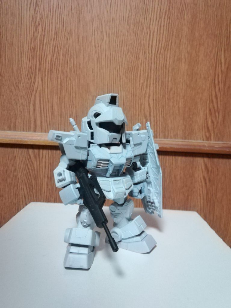ジムライフルだけ、キットのものの加工ではそれっぽくならず、なくなくHGUCのジャンクを流用しました。ここだけ少し心残りです。