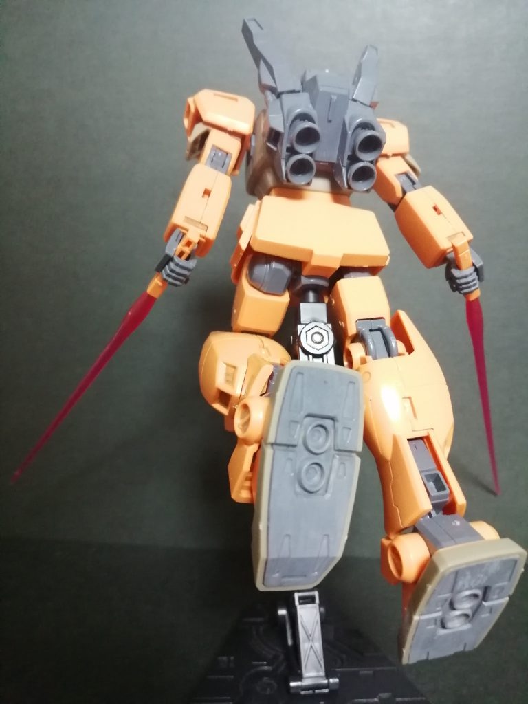 後ろから左手の様に肉抜きが写るとカッコわるいですね説明のためにわざと写しました決して今気づいた訳ではありませんわざと写しました